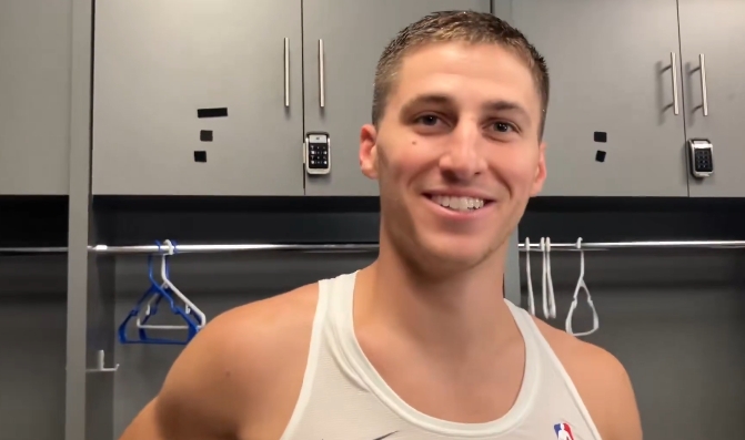 KOK体育网页版-不给面子哈😂！吉莱斯皮谈阿德巴约砍83分：我不关心